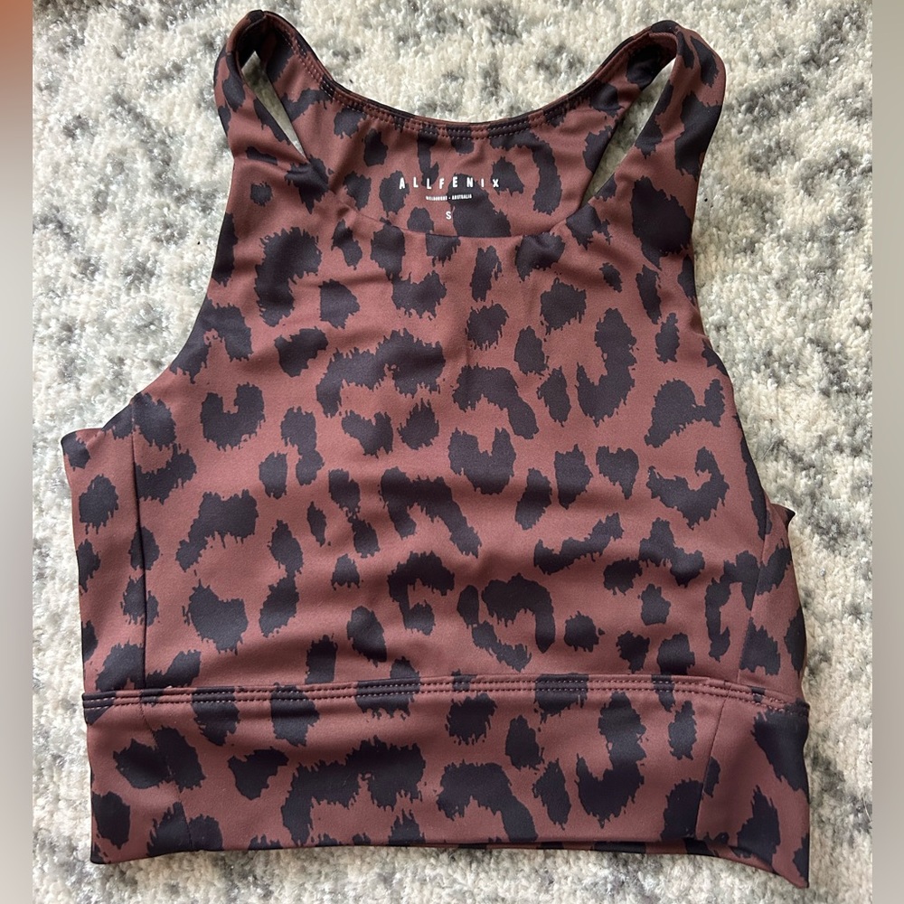 Night neck cut out sport bra